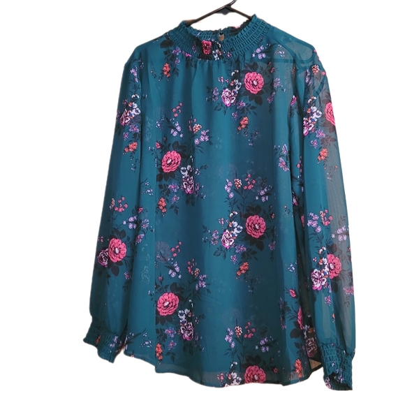 Gorgeous TORRID GREEN FLORAL Sheer Blouse, SIZE 2 - Picture 1 of 8